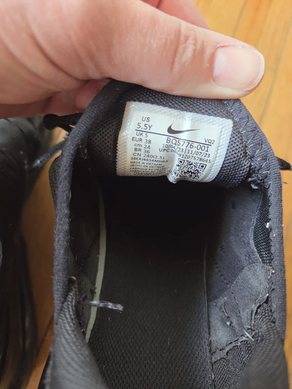 Nike Girls Black Knit Athletic Sneakers